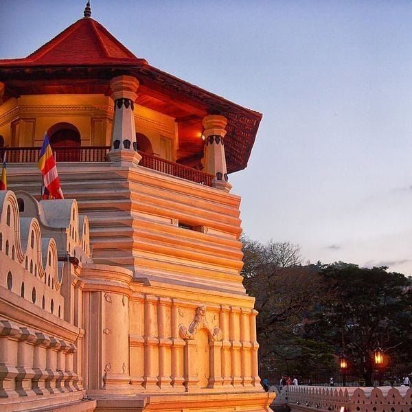 Temple of the Tooth, Kandy
